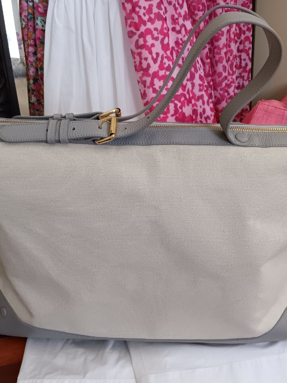 NWT Neely & Chloe The Weekender & Cosmetic Bag Off White Canvas Grey Leather